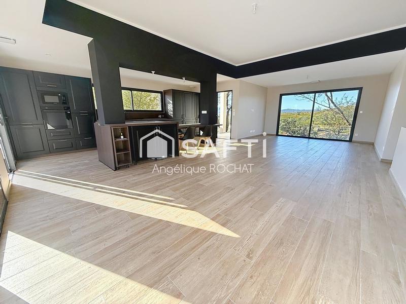 Villa - 141 m² - 6 pièces