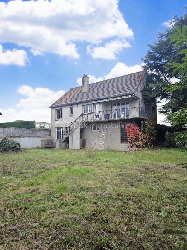 Maison traditionnelle - 94 m² - 5 pièces