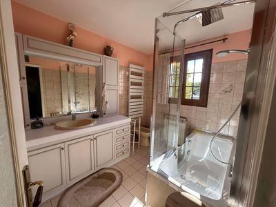 Pavillon - 200 m² - 8 pièces