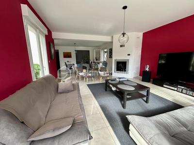 Maison - 205 m² - 8 pièces