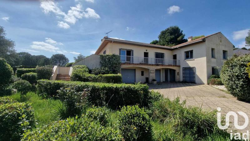 Maison - 241 m² - 10 pièces