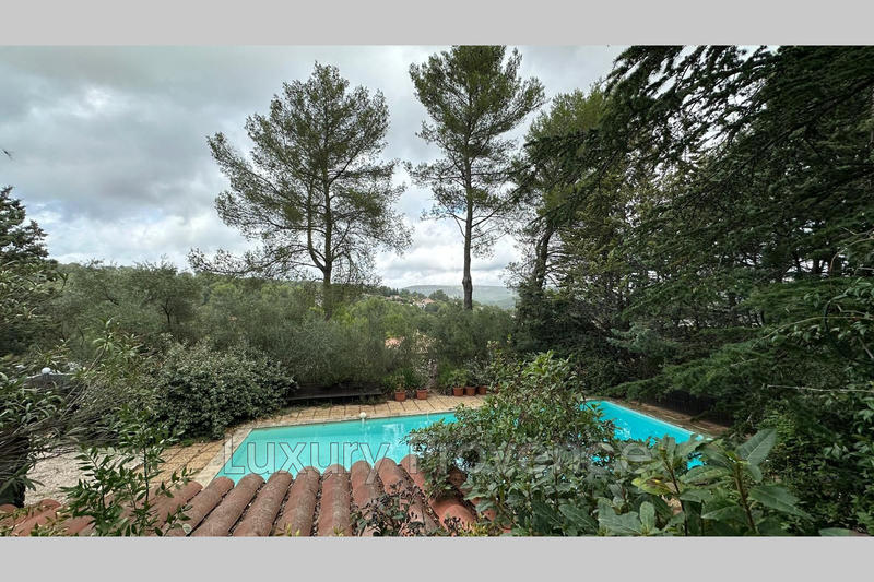 Maison - 136 m² - 4 pièces