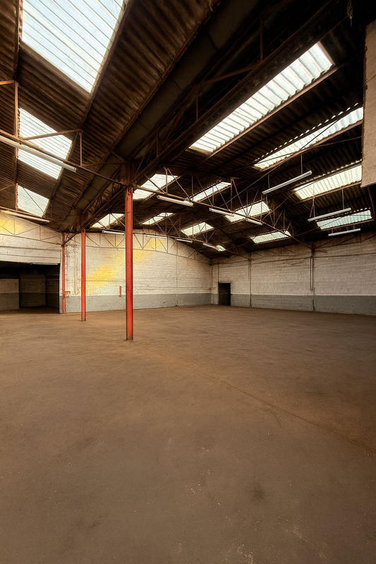 Parking / Garage - 980 m²