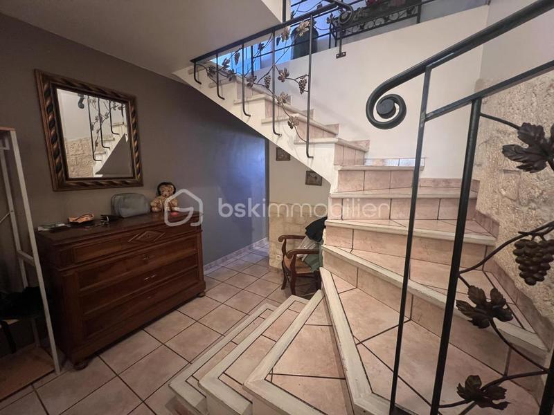 Maison en pierre - 223 m² - 9 pièces