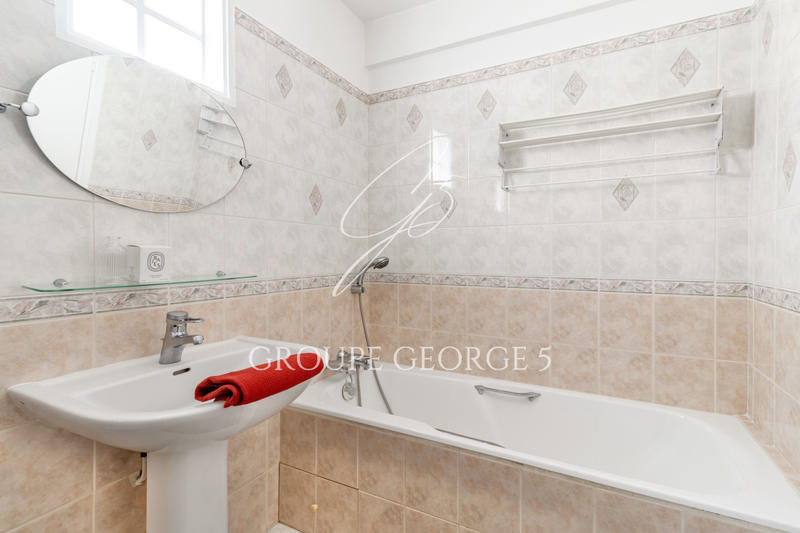 Appartement - 90 m² - 3 pièces