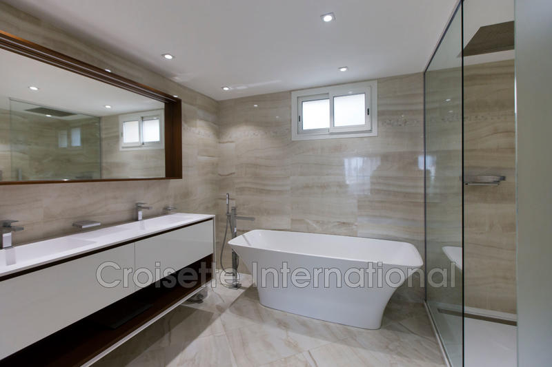 Appartement - 213 m² - 5 pièces