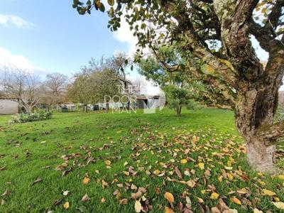 Propriété - 300 m² - 17 pièces