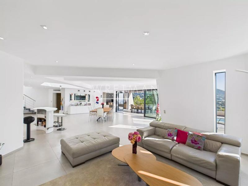 Villa - 335 m² - 7 pièces