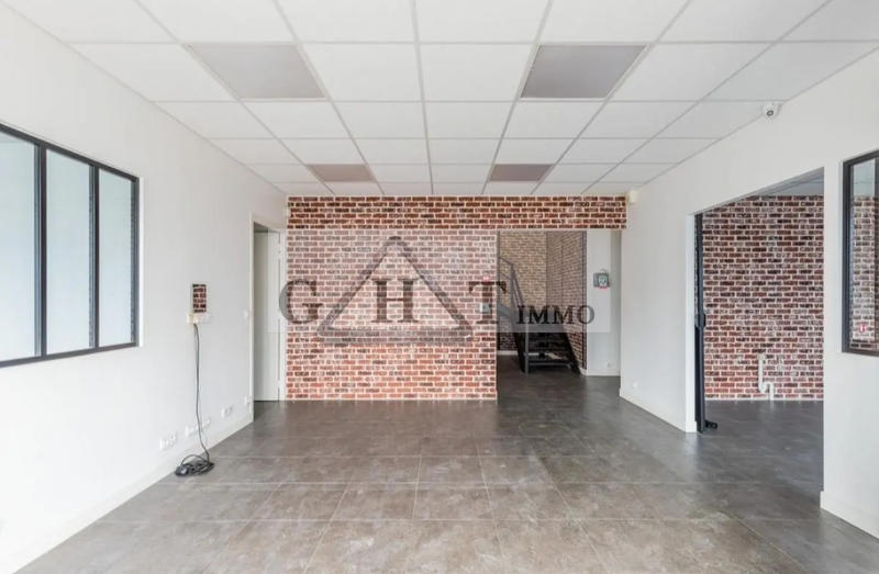 Entrepôt - 2 345 m²