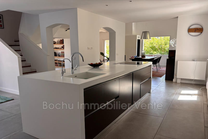 Villa - 220 m² - 6 pièces