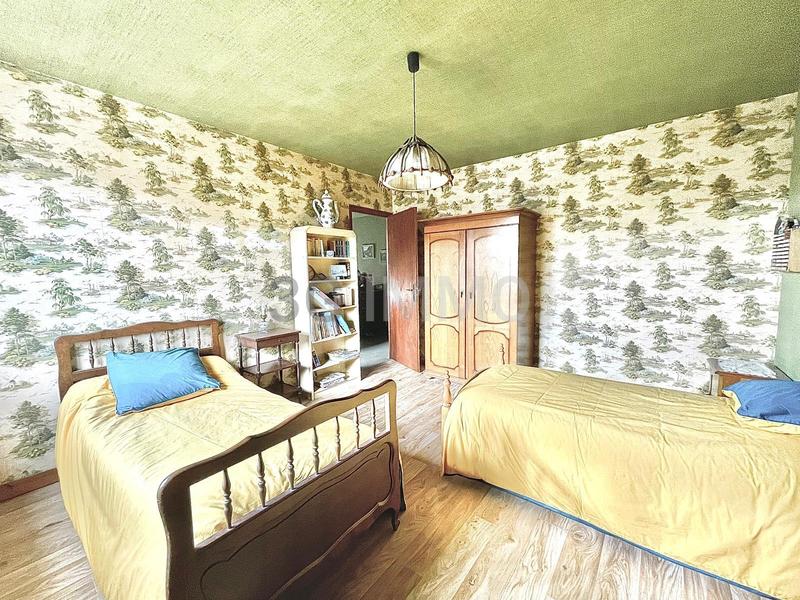 Maison - 200 m² - 8 pièces