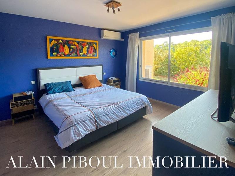 Maison - 240 m² - 6 pièces