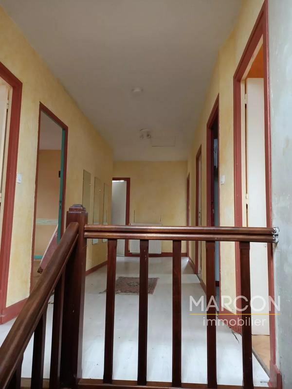 Maison - 417 m² - 14 pièces