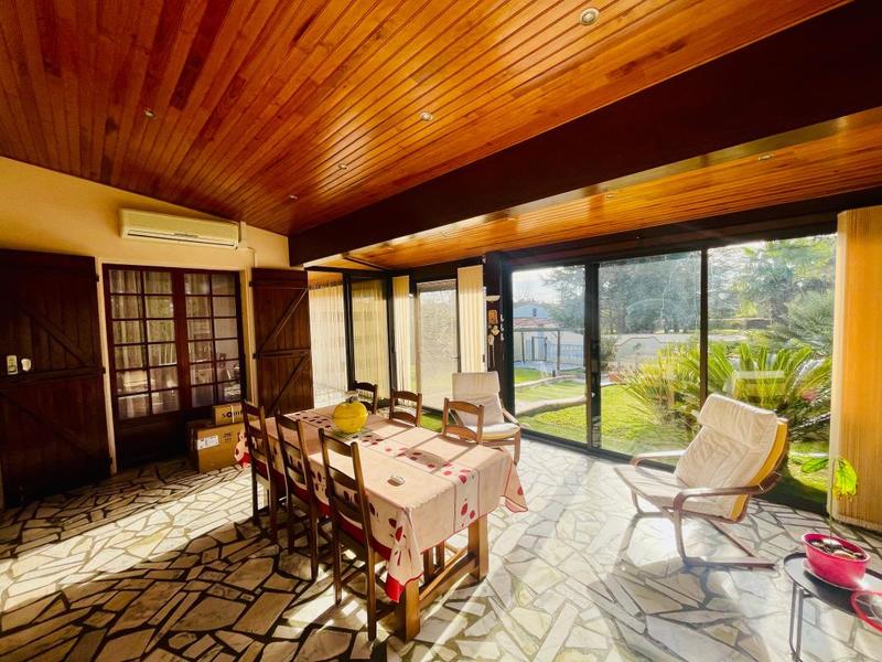 Maison - 240 m² - 5 pièces