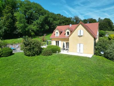 Maison - 186 m² - 6 pièces