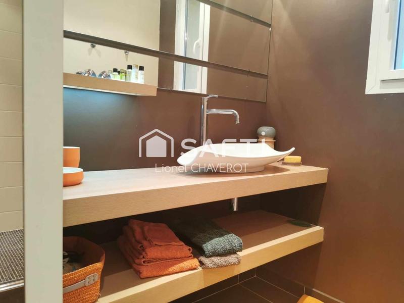 Maison - 200 m² - 7 pièces