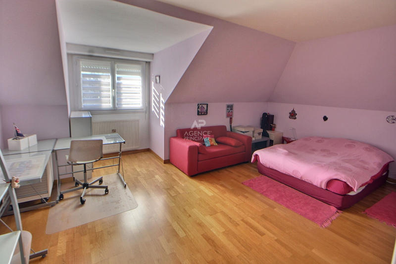 Maison - 185 m² - 7 pièces