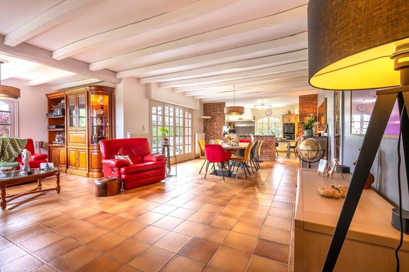 Maison - 268 m² - 6 pièces