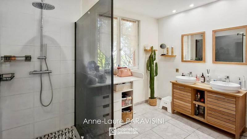 Maison - 197 m² - 6 pièces