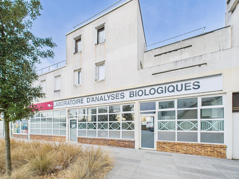 Local commercial - 112 m² - 6 pièces