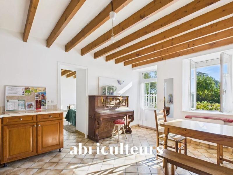 Maison - 140 m² - 7 pièces