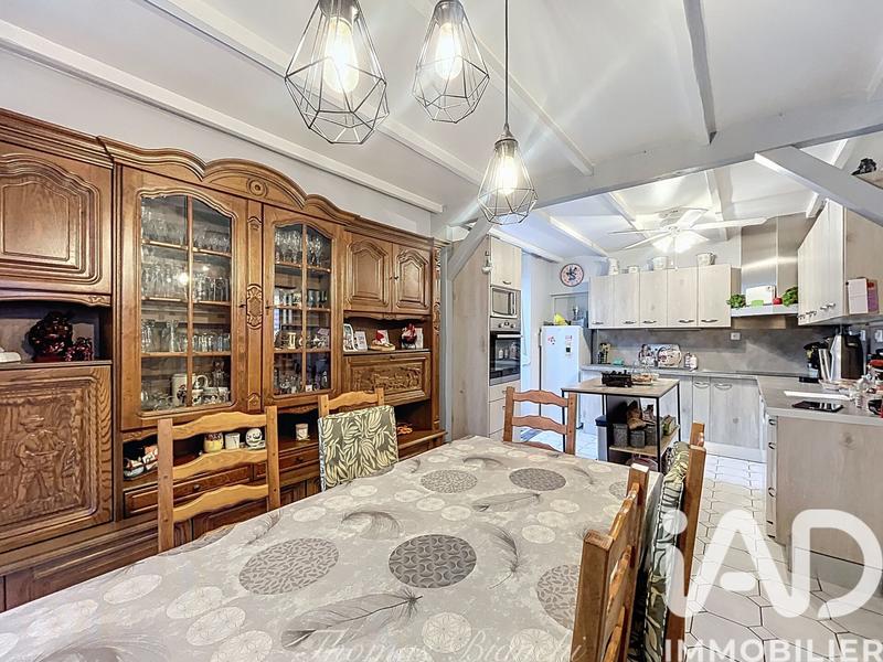 Maison - 188 m² - 8 pièces