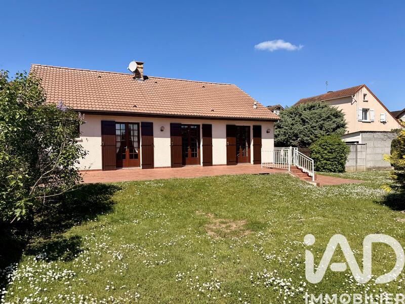 Maison - 96 m² - 5 pièces