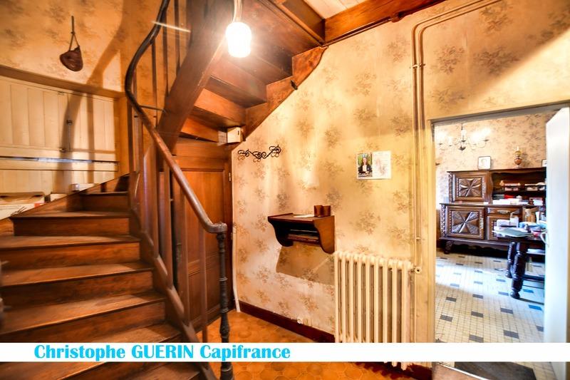 Maison - 230 m² - 9 pièces