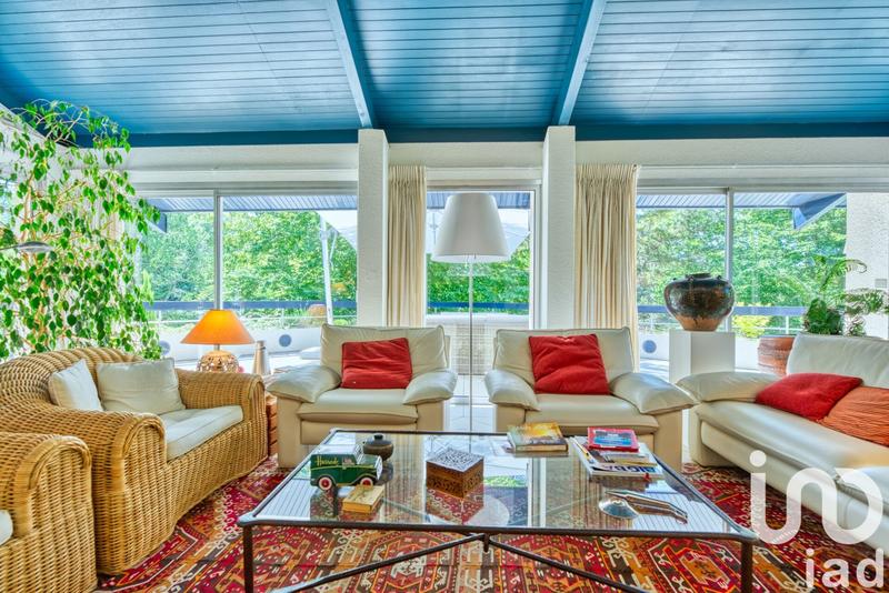 Maison - 220 m² - 5 pièces