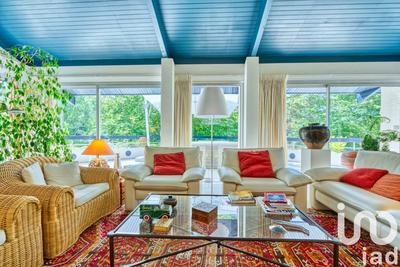 Maison - 220 m² - 5 pièces