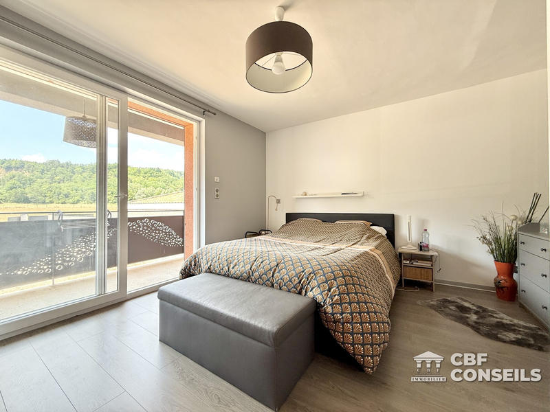 Maison - 270 m² - 9 pièces