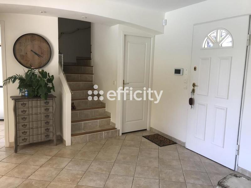 Maison - 180 m² - 5 pièces