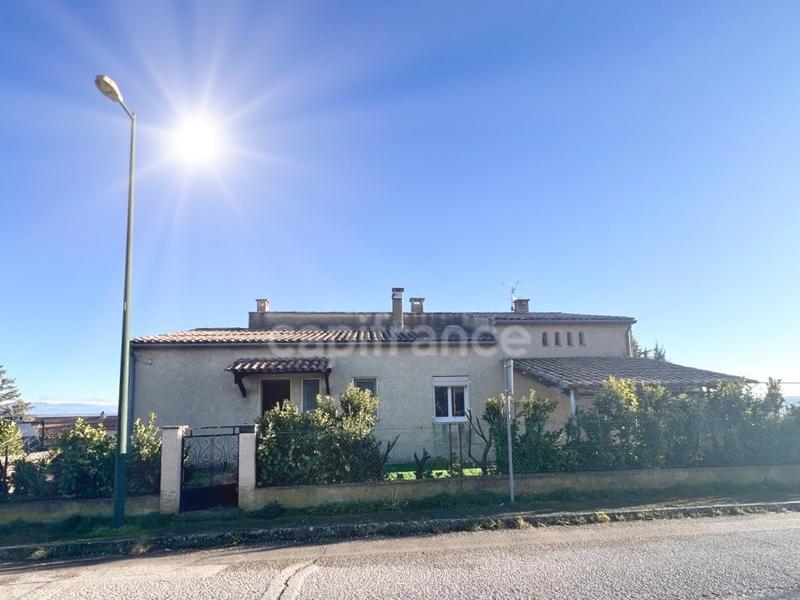 Maison - 222 m² - 7 pièces