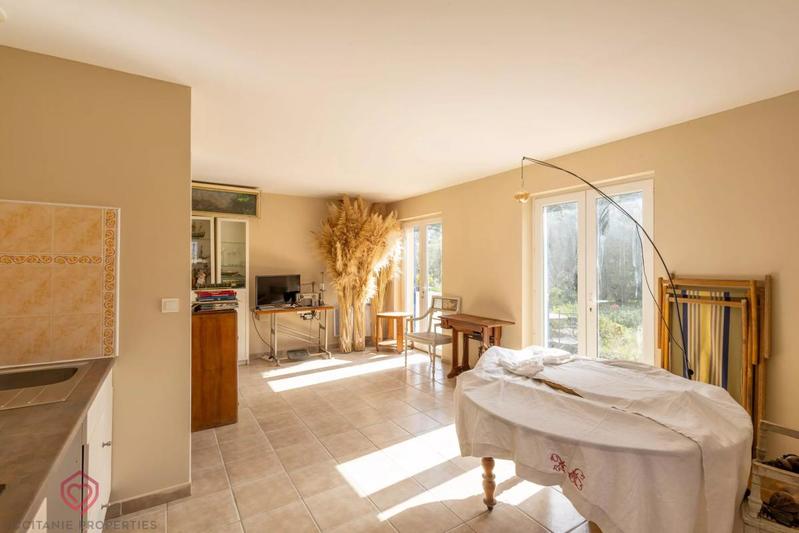 Maison - 275 m² - 10 pièces