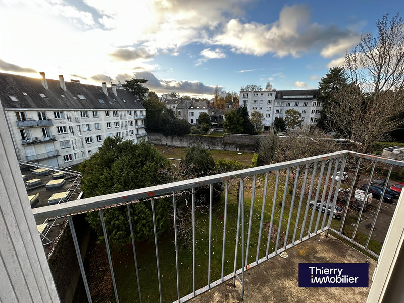 Appartement - 90 m² - 4 pièces