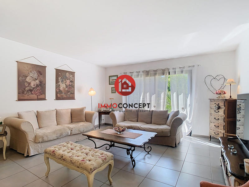 Maison - 95 m² - 5 pièces