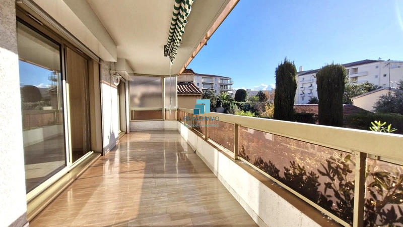 Appartement - 93 m² - 4 pièces