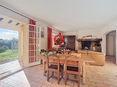 Maison - 286 m² - 14 pièces