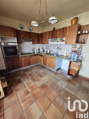 Maison - 198 m² - 8 pièces