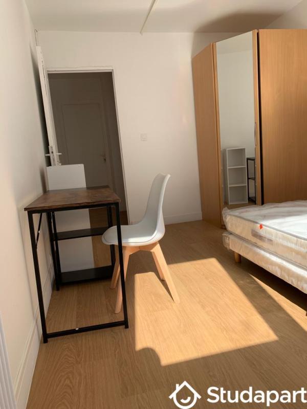 Chambre - 11 m² - 1 pièce