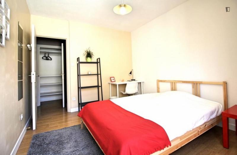 Chambre - 12 m² - 4 pièces