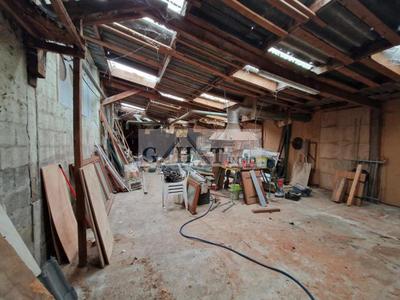 Entrepôt - 1 601 m²