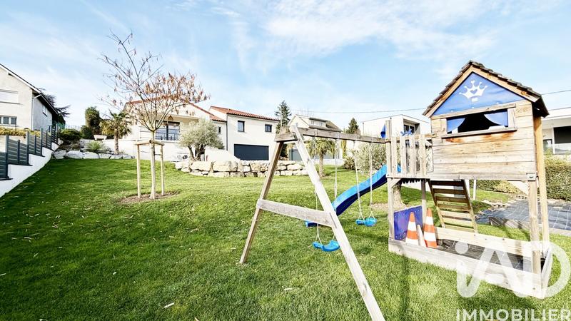 Maison - 106 m² - 5 pièces