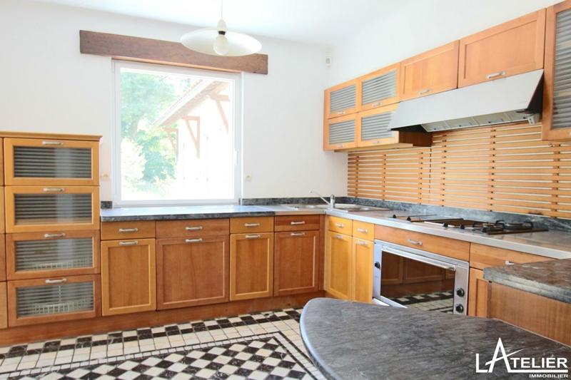 Propriété - 290 m² - 8 pièces