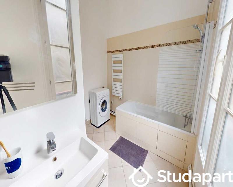 Chambre - 120 m² - 1 pièce