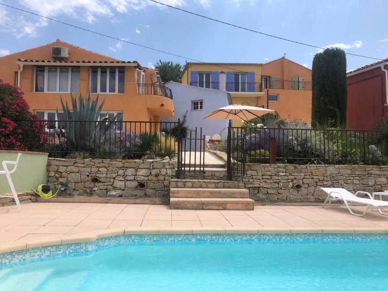 Maison - 400 m² - 12 pièces