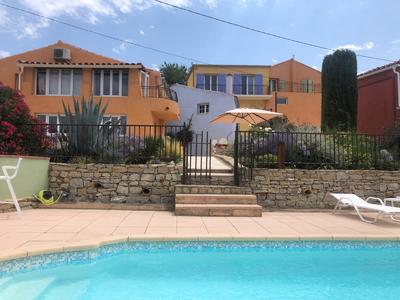 Maison - 400 m² - 12 pièces