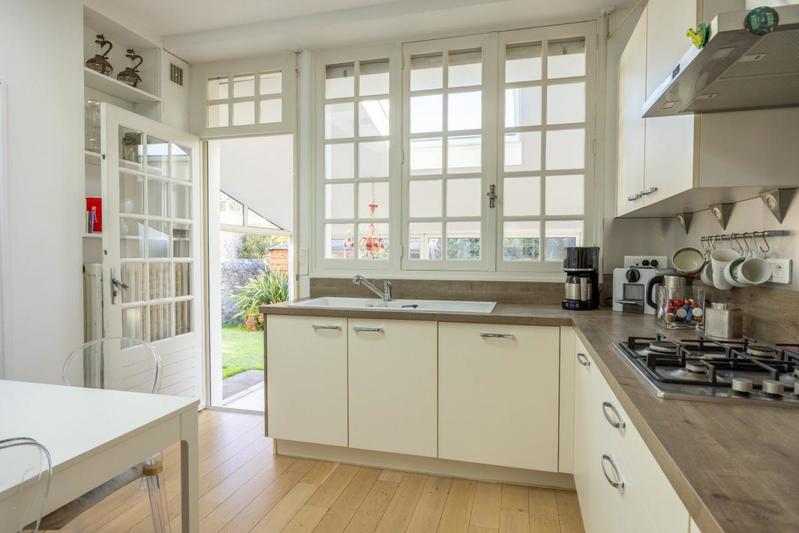 Maison - 240 m² - 10 pièces