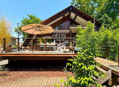 Maison - 200 m² - 8 pièces