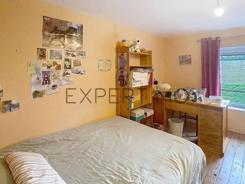 Maison - 230 m² - 9 pièces